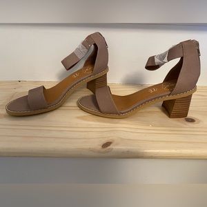 Cute summer heels! Size 7.5